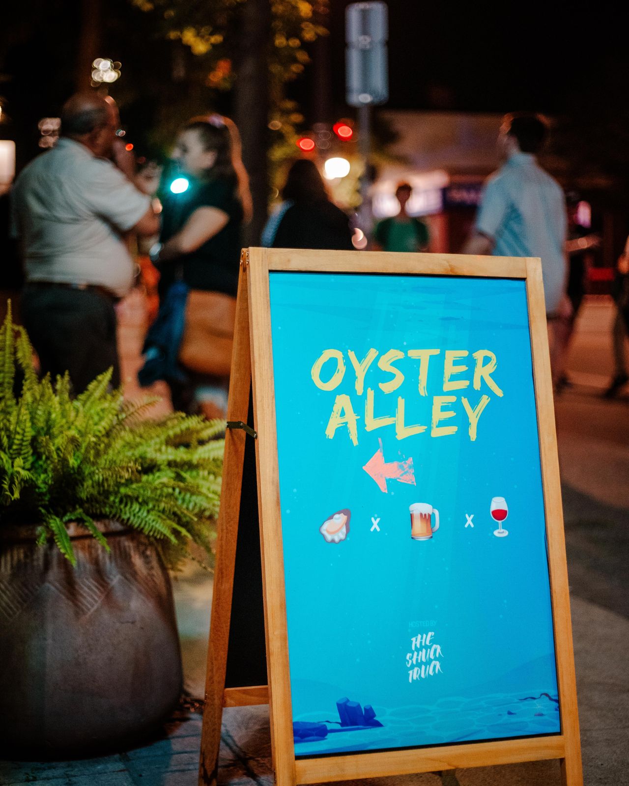 The Oyster Alley sign at Art Crawl